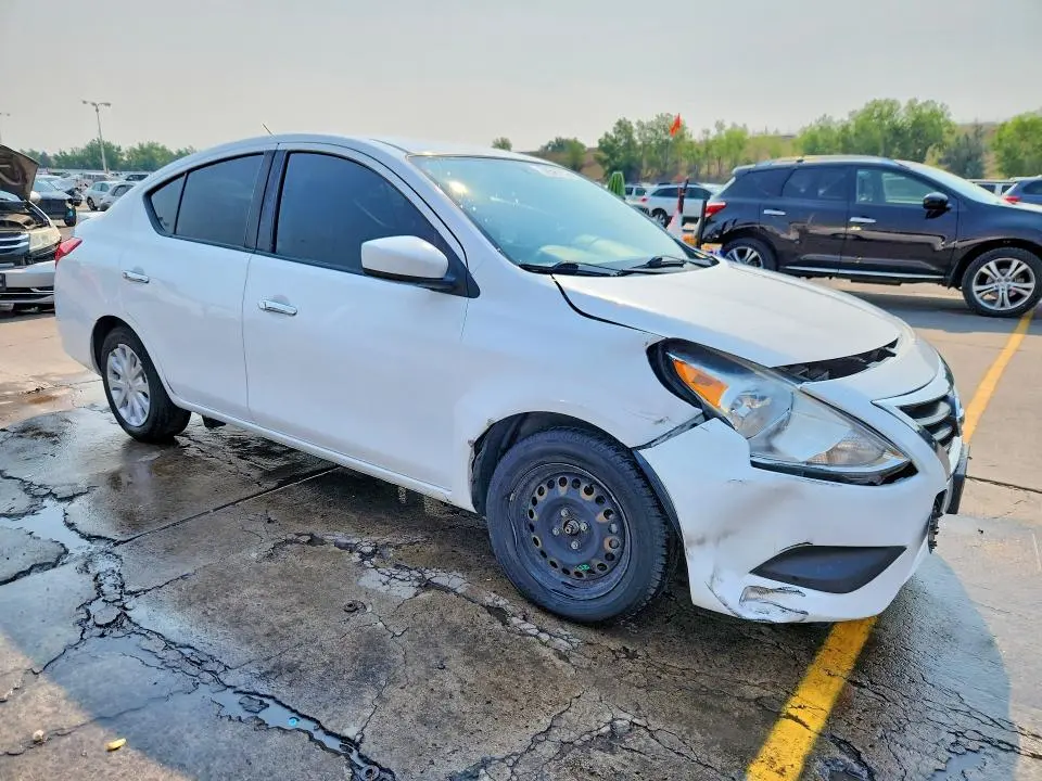 2019 NISSAN VERSA SV  