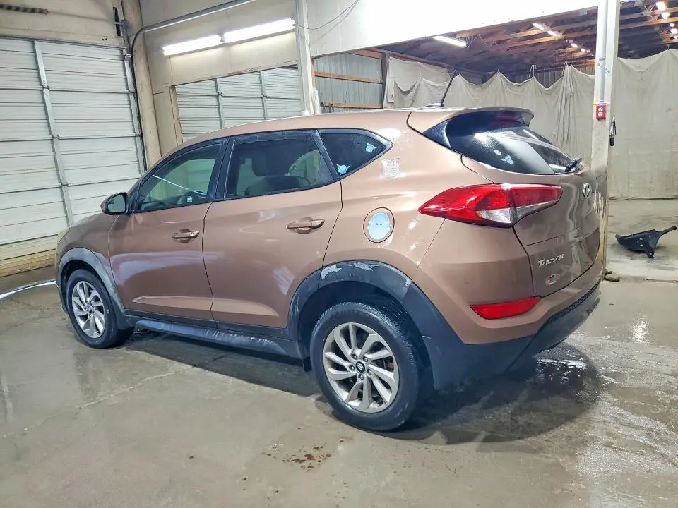 2016 HYUNDAI TUCSON SE  