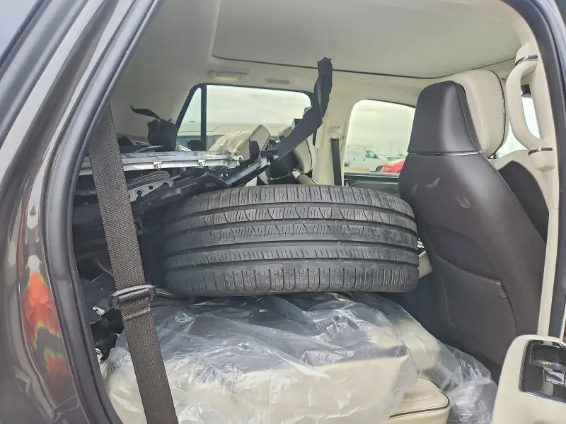 2024 LINCOLN NAVIGATOR BLACK LABEL  