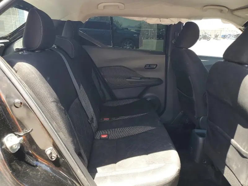 2019 NISSAN KICKS S  