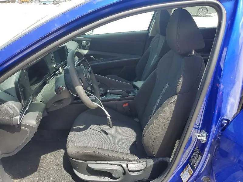 2024 HYUNDAI ELANTRA SE  