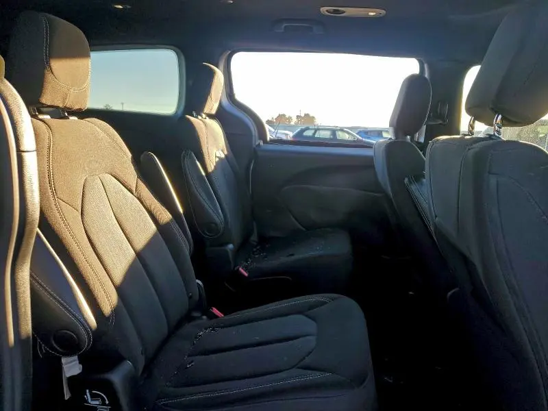 2023 CHRYSLER PACIFICA TOURING  