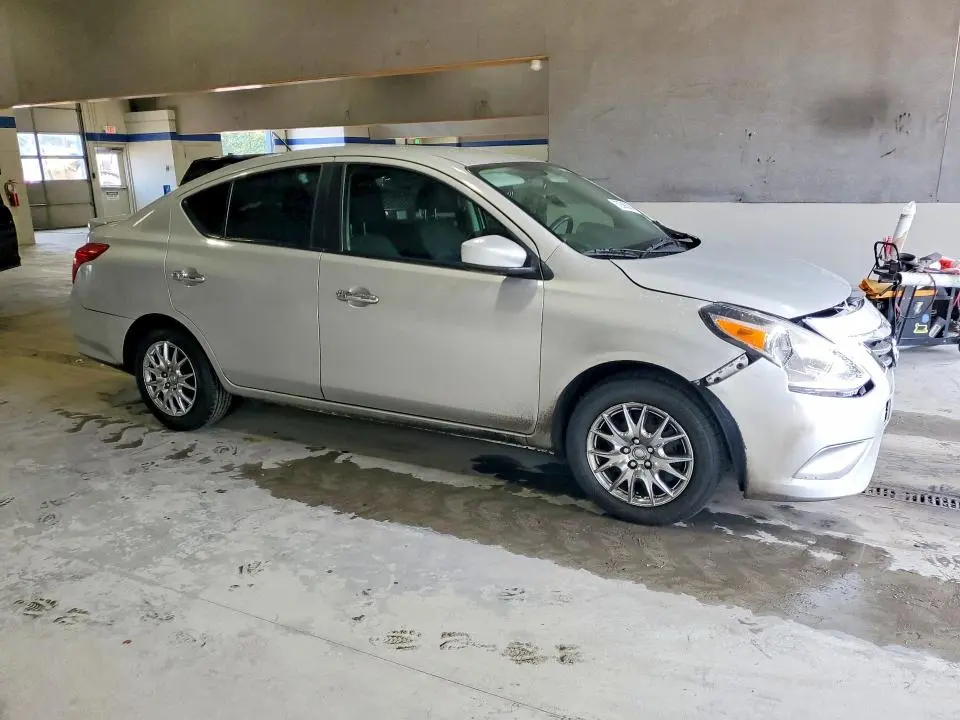 2019 NISSAN VERSA SV  