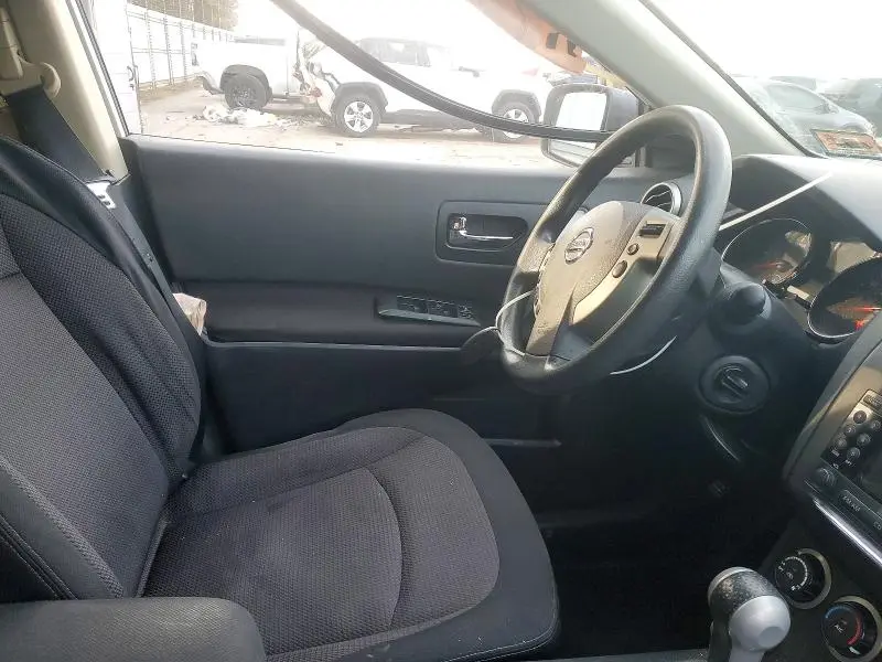 2011 NISSAN ROGUE S  