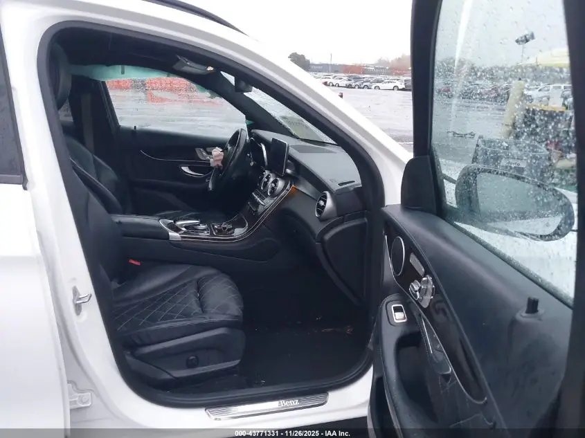 2016 MERCEDES-BENZ GLC 300 4MATIC