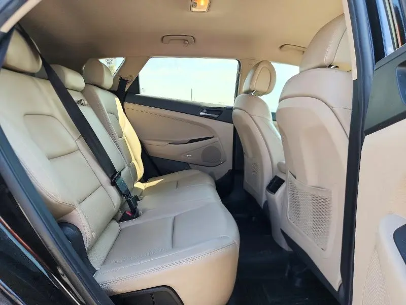 2017 HYUNDAI TUCSON SE PLUS  