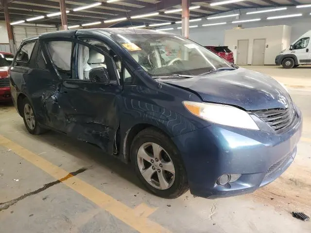 2011 TOYOTA SIENNA   