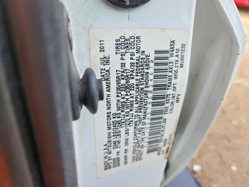 2011 MITSUBISHI ENDEAVOR LS  