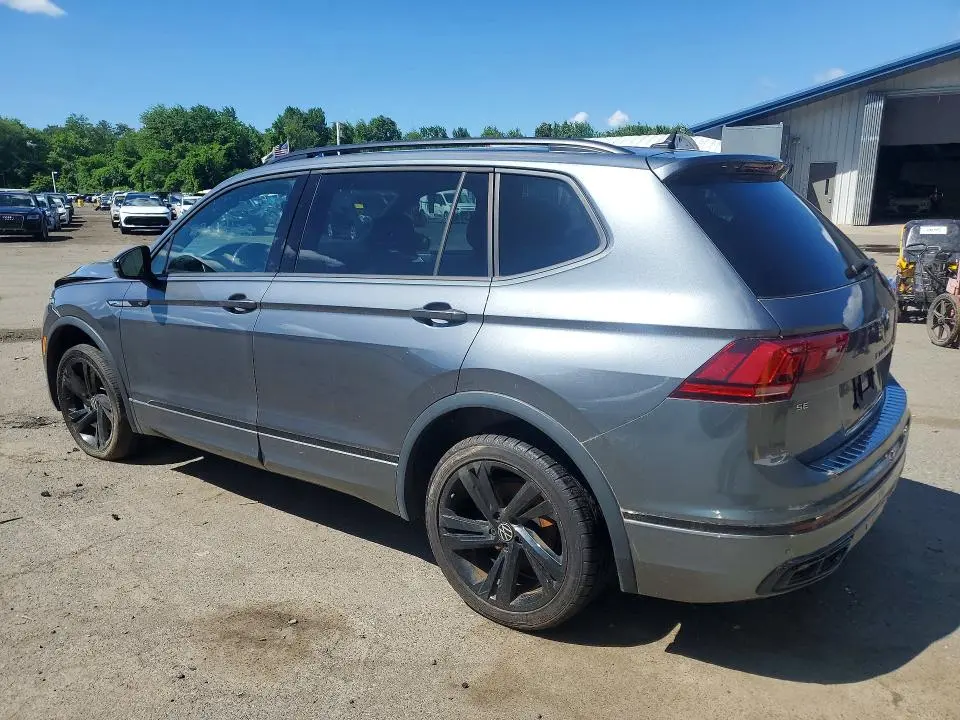 2023 VOLKSWAGEN TIGUAN SE R-LINE BLACK  