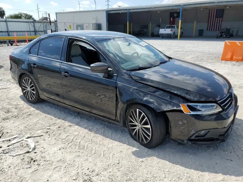 2016 VOLKSWAGEN JETTA SPORT  
