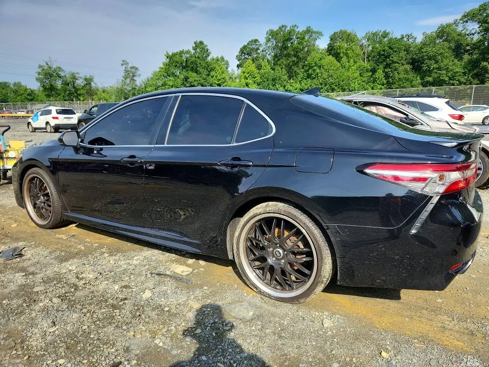 2019 TOYOTA CAMRY SE  