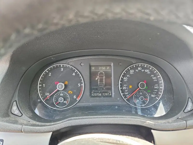 2013 VOLKSWAGEN PASSAT SE  