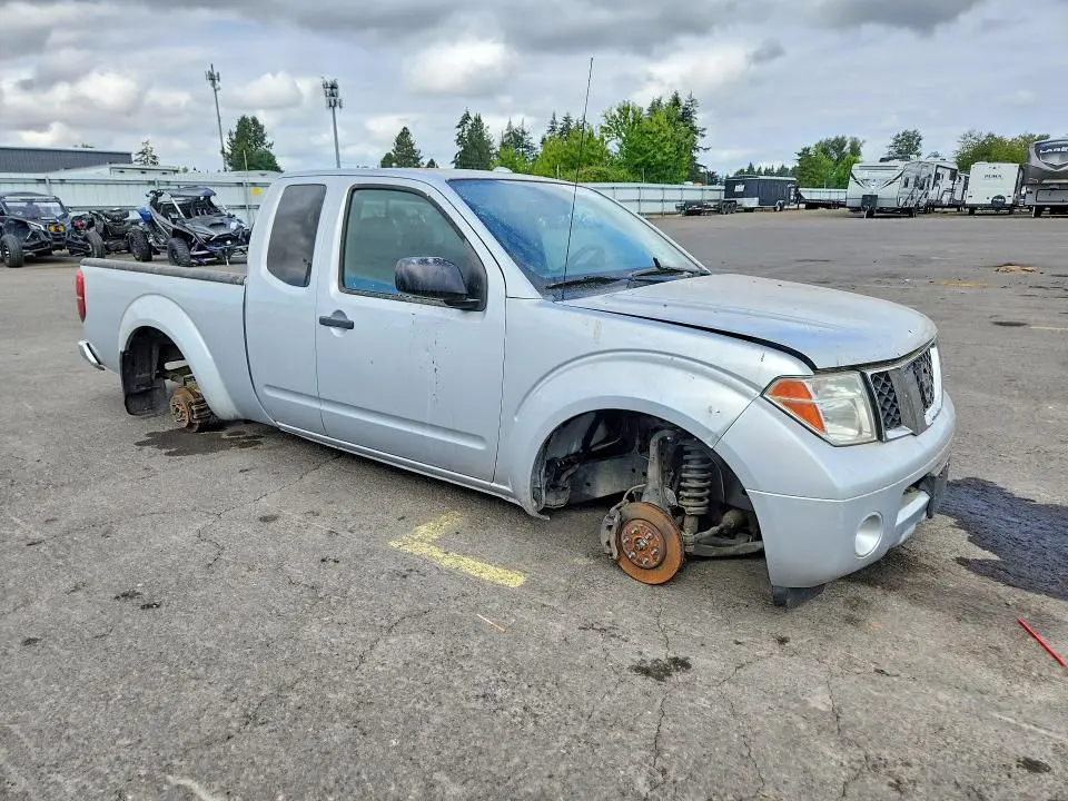 2011 NISSAN FRONTIER SV V6  