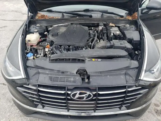 2022 HYUNDAI SONATA SE  
