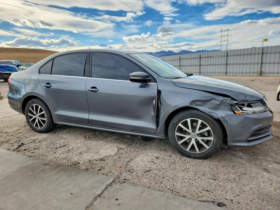 2017 VOLKSWAGEN JETTA SE  