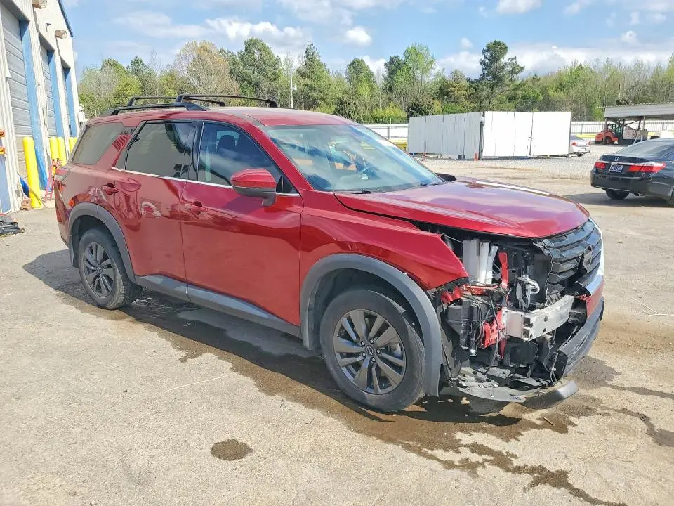 2023 NISSAN PATHFINDER SV  