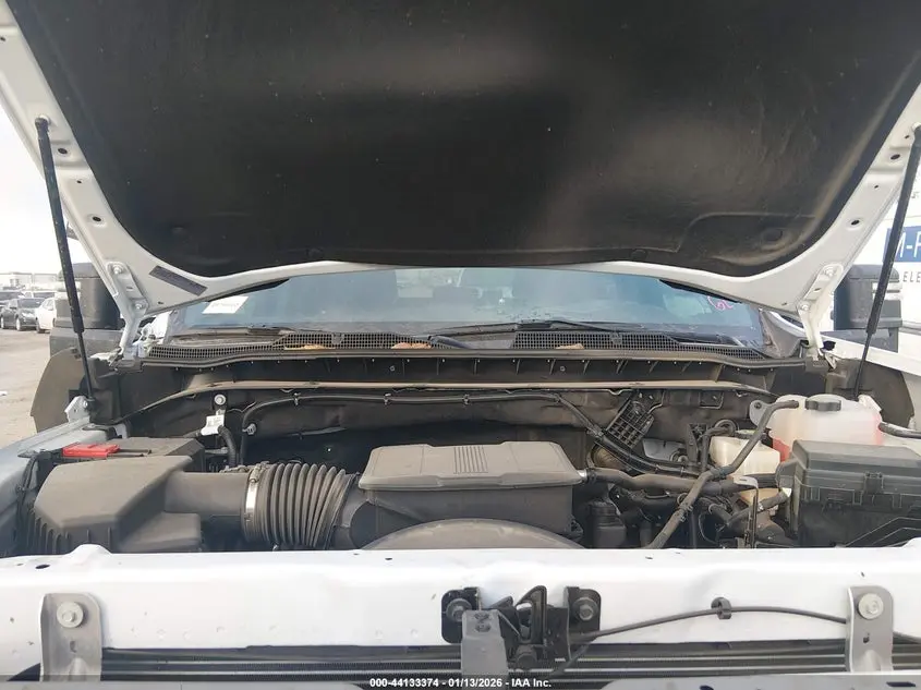 2025 CHEVROLET SILVERADO 2500HD 4WD  STANDARD BED WORK TRUCK