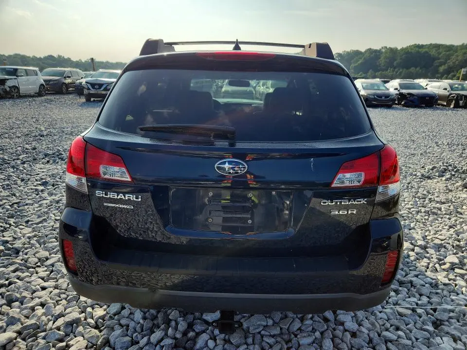 2014 SUBARU OUTBACK 3.6R LIMITED  
