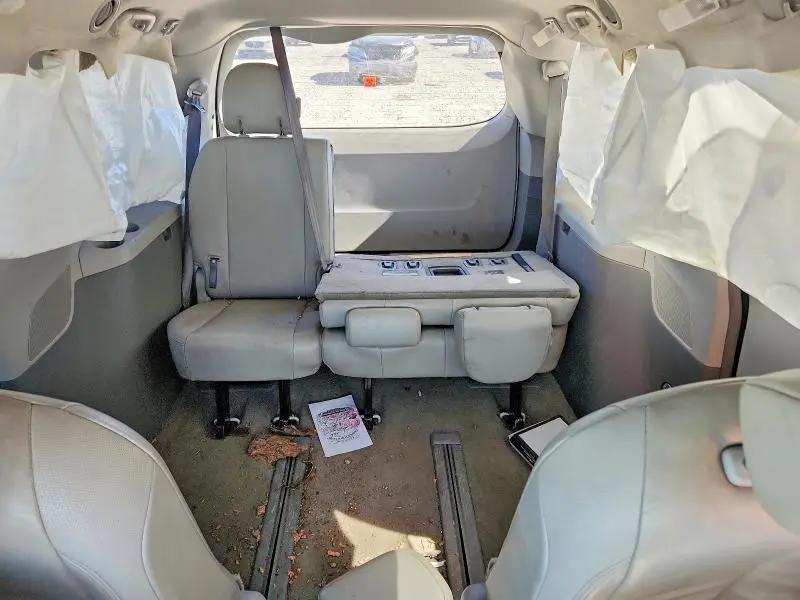 2013 TOYOTA SIENNA XLE 7-PASSENGER  