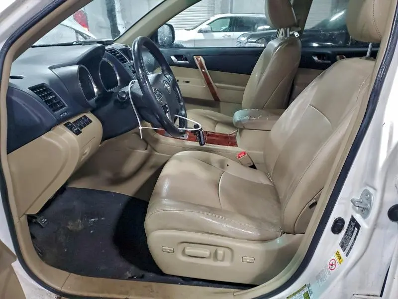 2013 TOYOTA HIGHLANDER LIMITED  