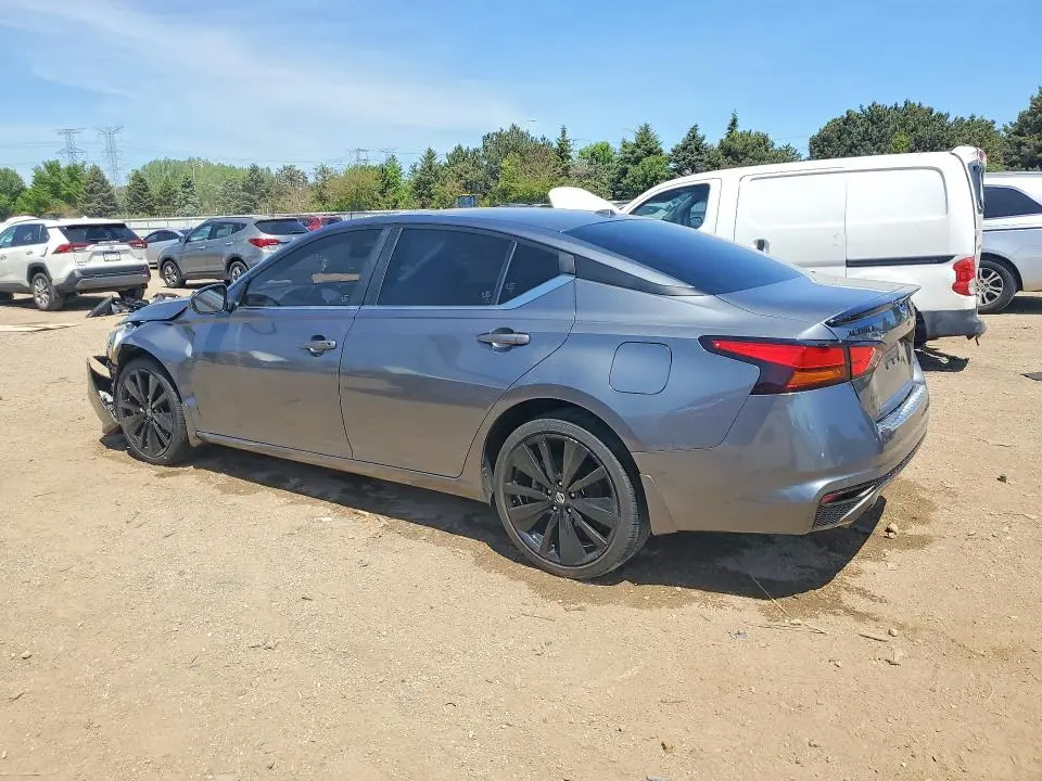 2022 NISSAN ALTIMA SR  