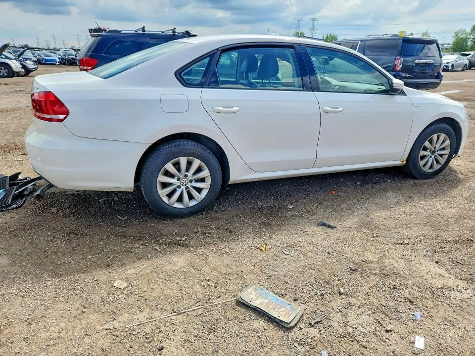 2015 VOLKSWAGEN PASSAT S  