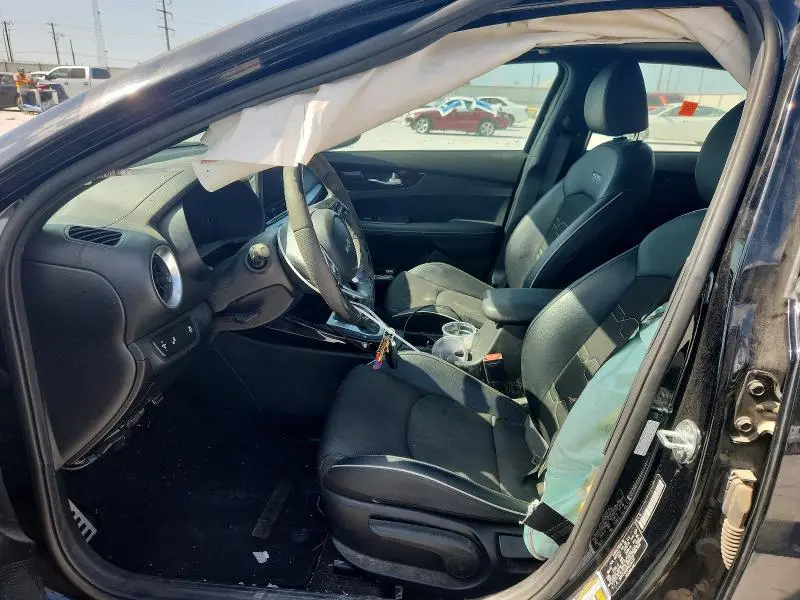 2023 KIA FORTE GT LINE  
