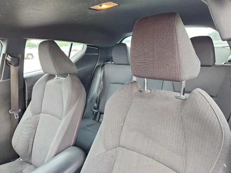 2019 TOYOTA C-HR LE  