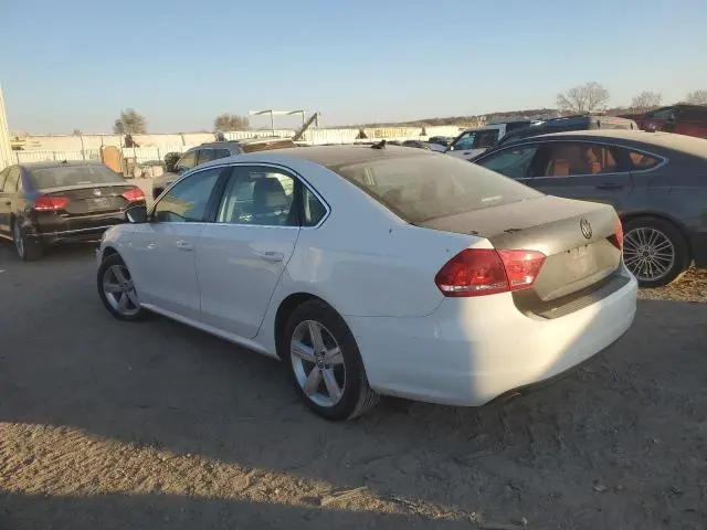 2013 VOLKSWAGEN PASSAT SE  