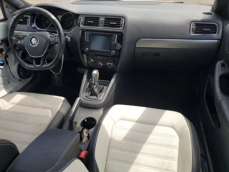 2016 VOLKSWAGEN JETTA SPORT  