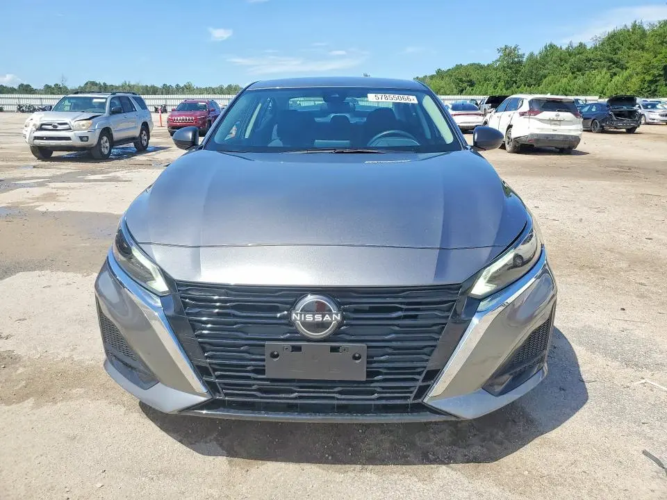 2024 NISSAN ALTIMA SV  
