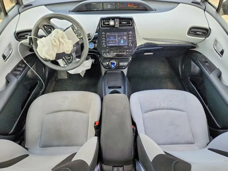 2021 TOYOTA PRIUS LE  