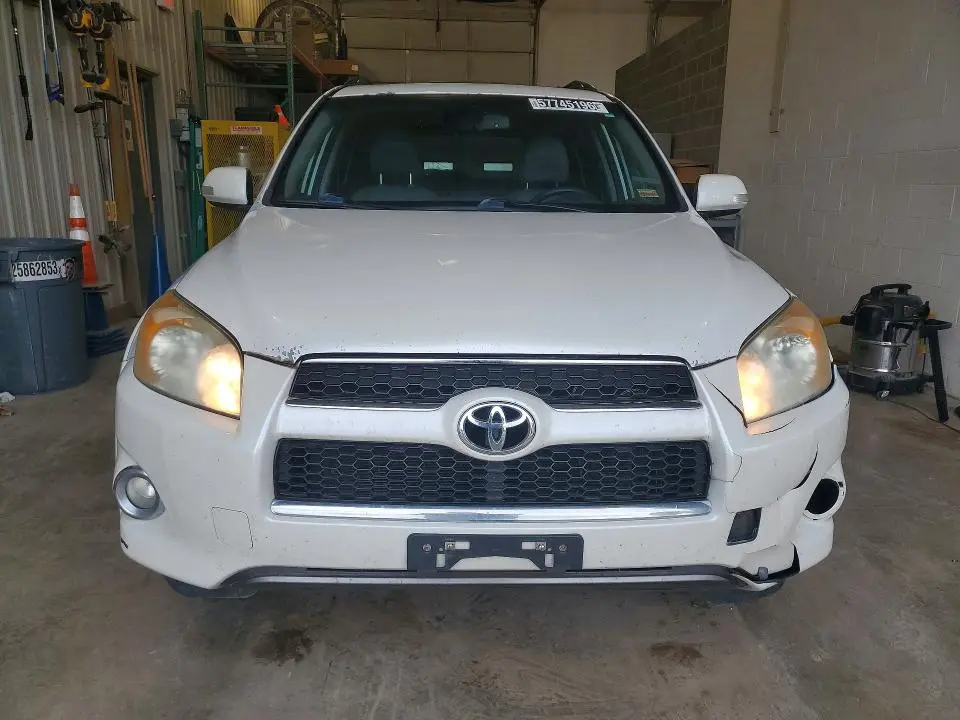 2011 TOYOTA RAV4 LIMITED  