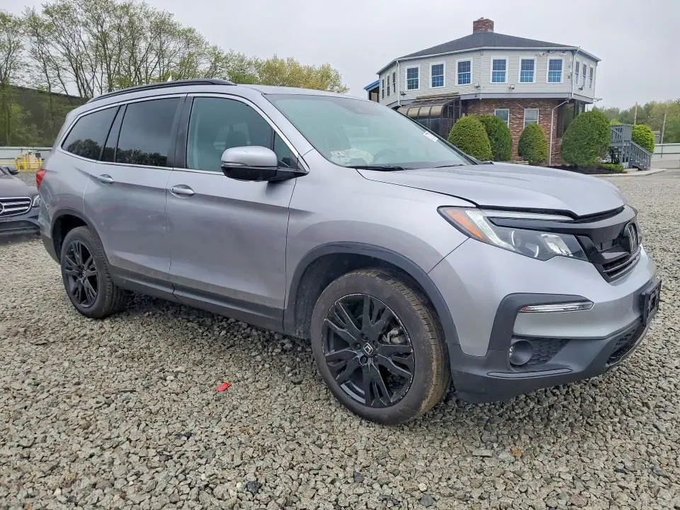 2021 HONDA PILOT SE  
