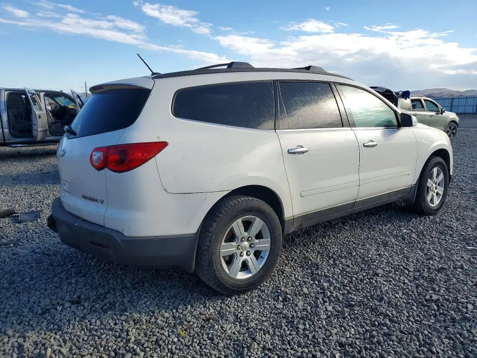 2010 CHEVROLET TRAVERSE LT  