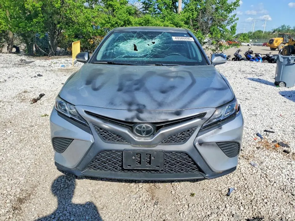 2019 TOYOTA CAMRY SE  