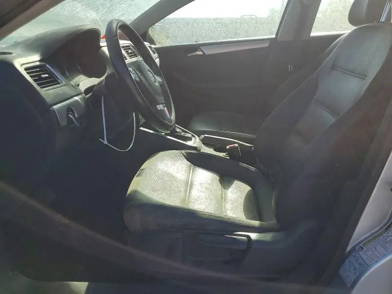 2013 VOLKSWAGEN JETTA SE  