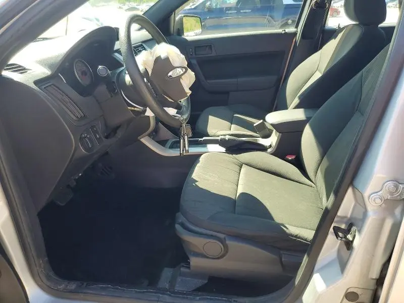 2010 FORD FOCUS SE  