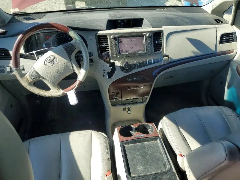 2011 TOYOTA SIENNA LIMITED 7-PASSENGER  