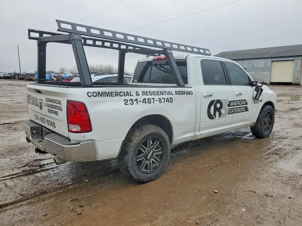 2016 RAM 1500 SLT  