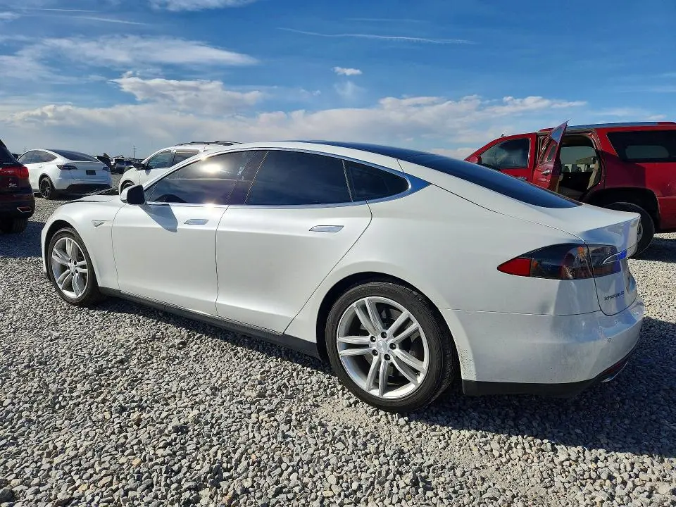 2013 TESLA MODEL S   