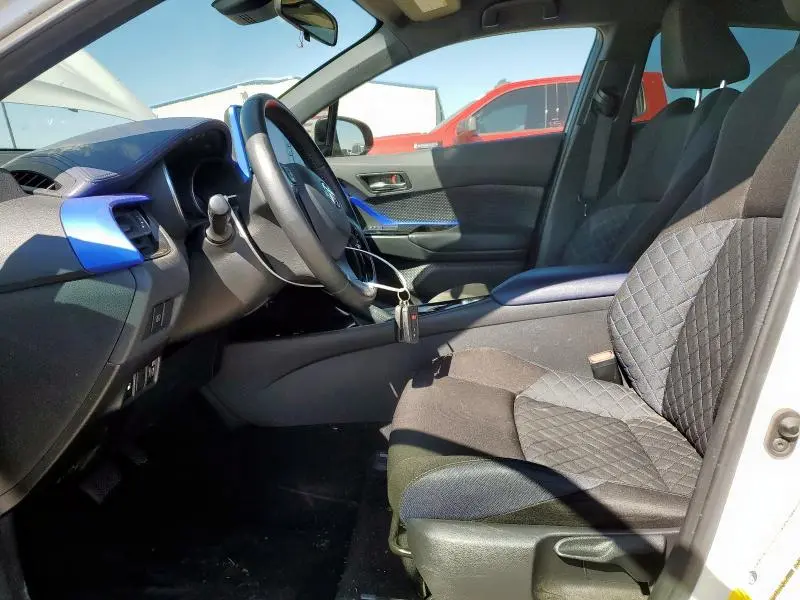 2021 TOYOTA C-HR XLE  