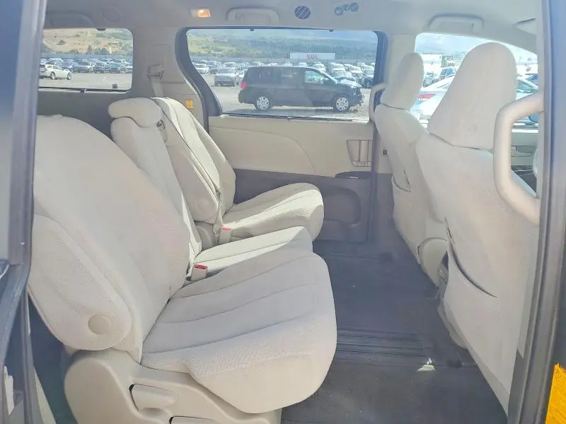 2012 TOYOTA SIENNA LE  