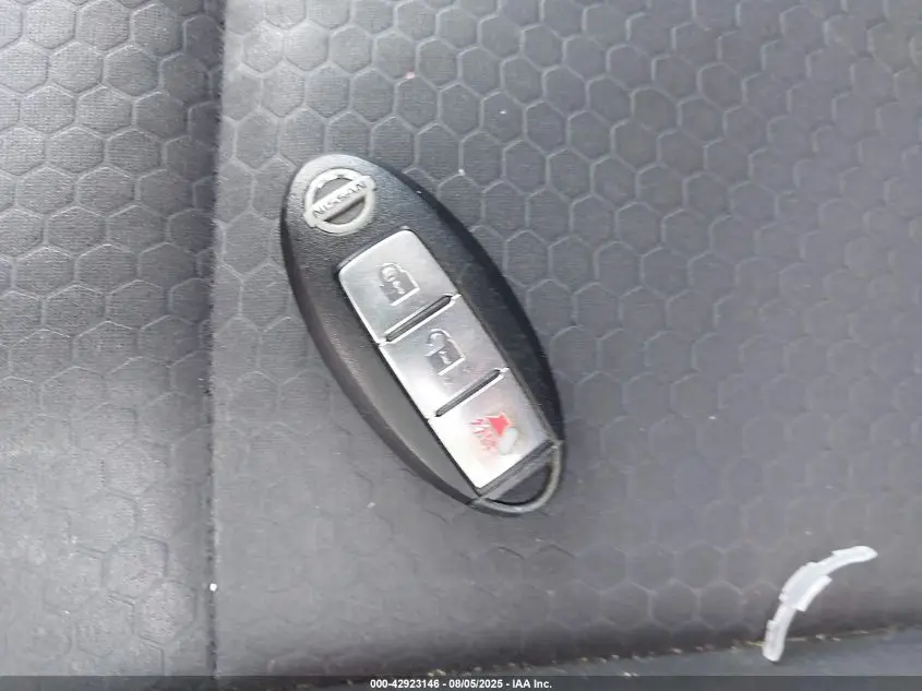 2011 NISSAN JUKE SV