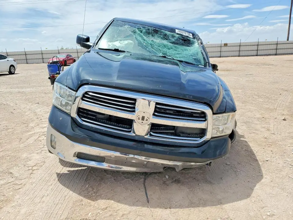 2017 RAM 1500 SLT  