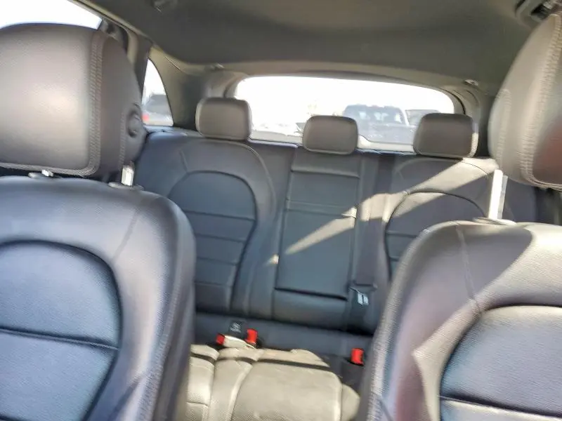 2019 MERCEDES-BENZ GLC 300  