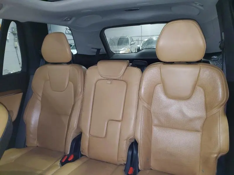 2016 VOLVO XC90 T6  