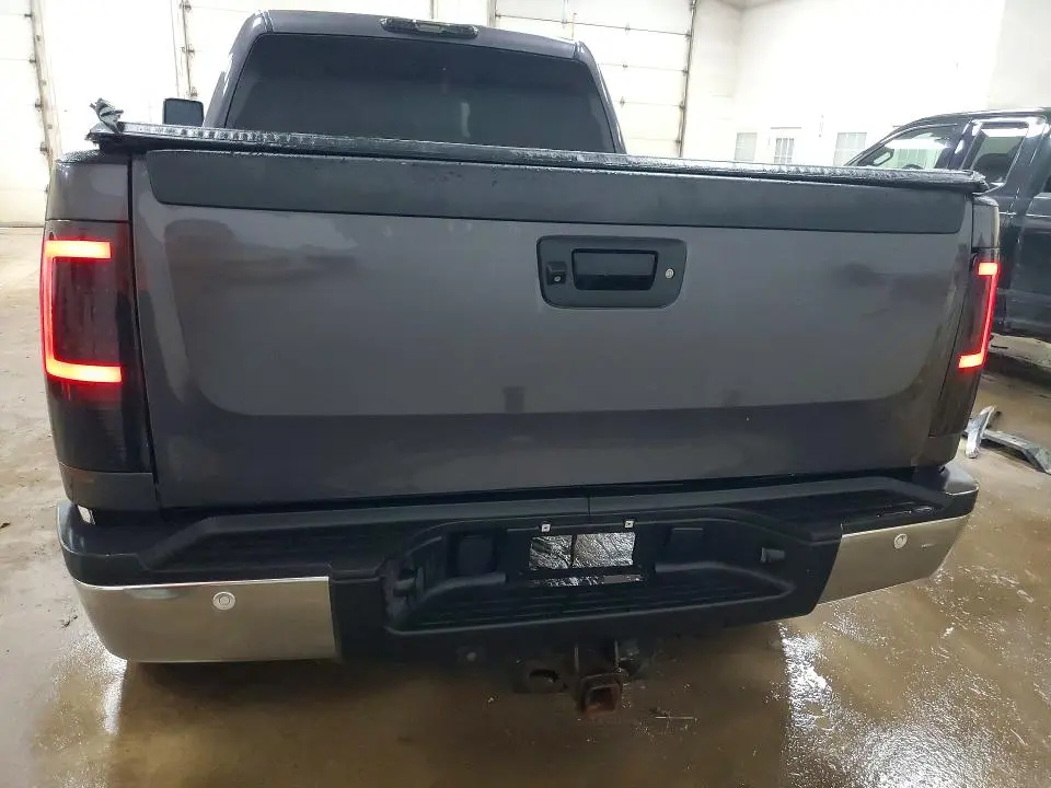 2011 GMC SIERRA K2500 SLE  