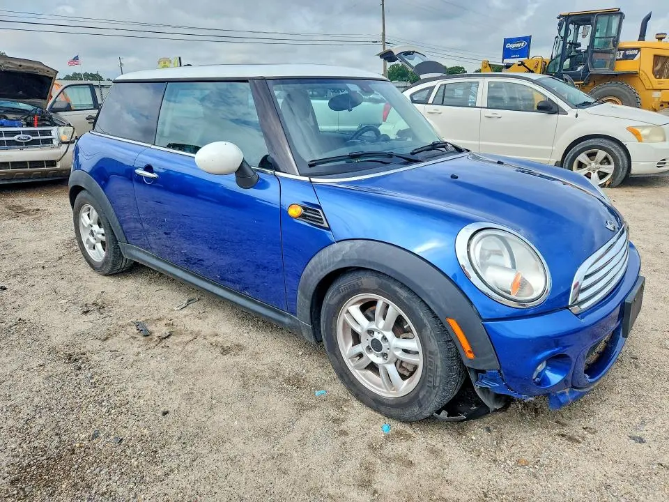 2013 MINI COOPER   
