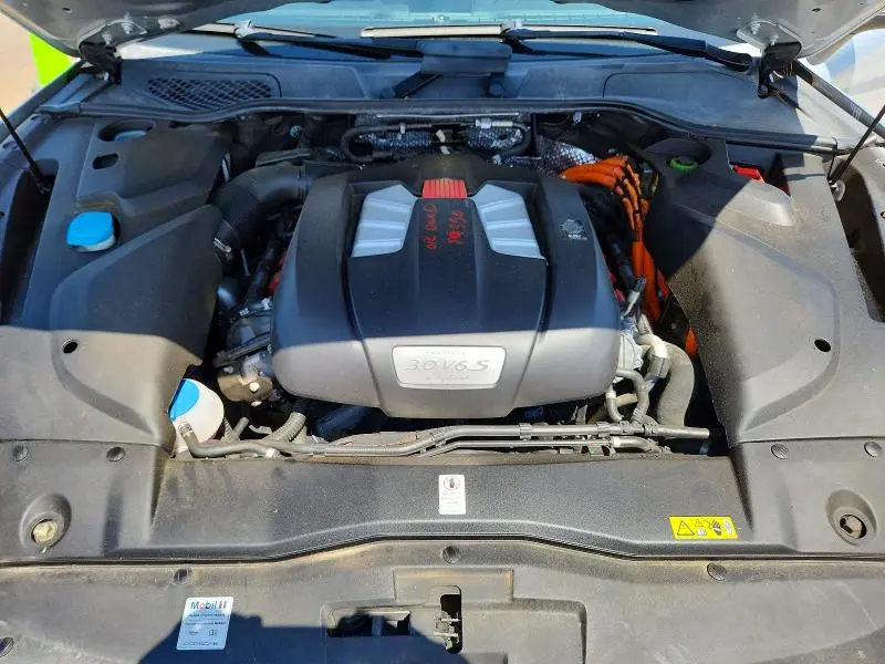 2017 PORSCHE CAYENNE SE HYBRID PLATINUM  